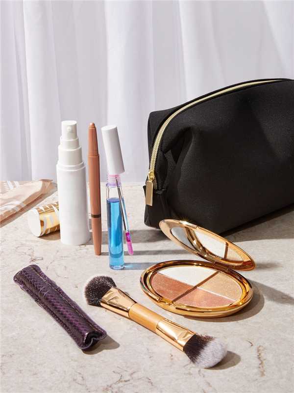 Eye & Cheek Palette – Instant Glow, Eyeshadow & Highlighter in One
